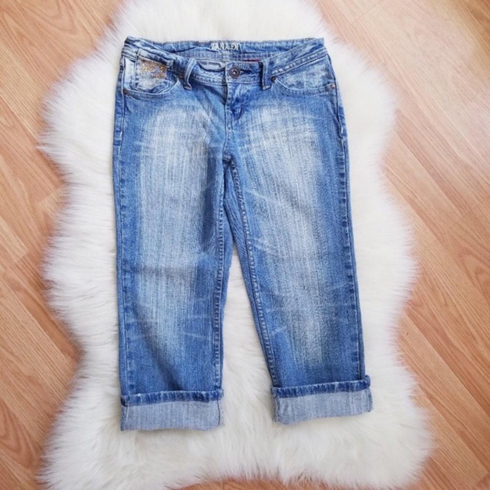 Capri Jeans - Distressing, Embroidery & Rhinestone - Picture 3 of 7